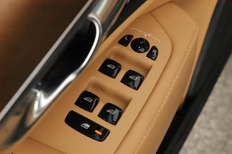 Volvo S90 (2018) D4 AWD - fotka 20 z 21