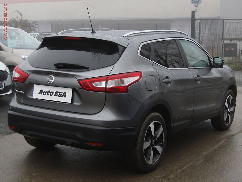 Nissan Qashqai (2016) 1.2 DiG-T 4X2, N-Connecta - fotka 4 z 18