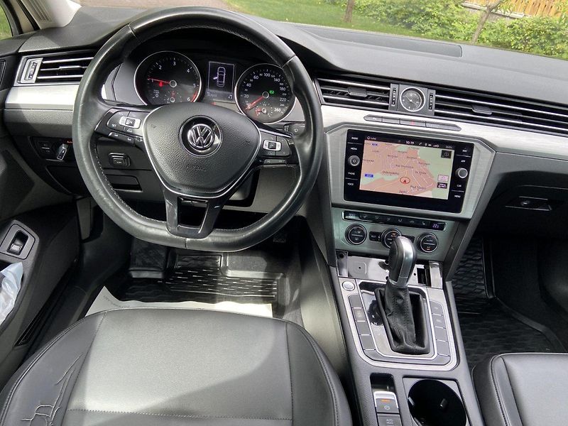 Volkswagen Passat (2017) 2.0Tdi 110kw DSG - fotka 23 z 38