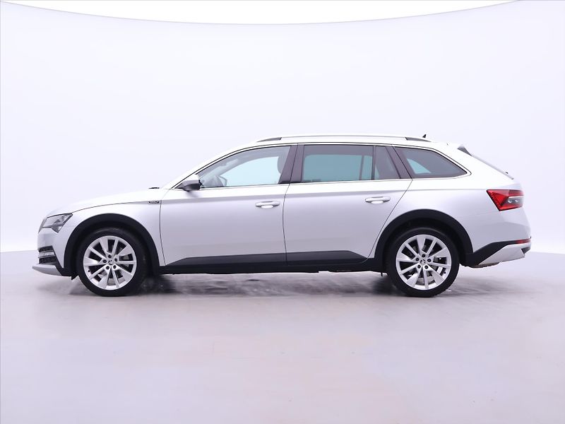 Škoda Superb 2,0 TDI 140kW DSG Scout 4x4 CZ - fotka 4 z 32