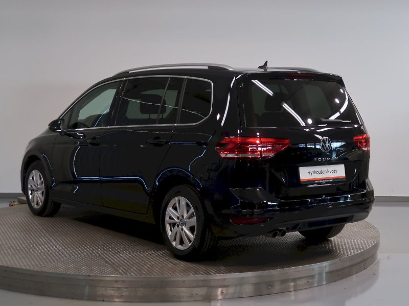 Volkswagen Touran (2023) HIGHLINE 2.0TDI 110KW DSG CZ - fotka 7 z 42