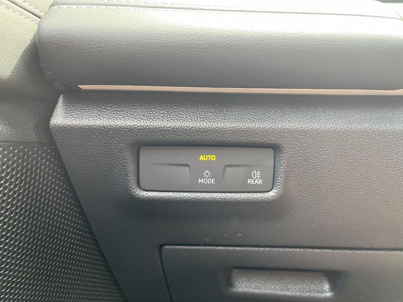 Volkswagen Tiguan 2,0TDI DSG 110 kW BusinessPrem - fotka 15 z 21