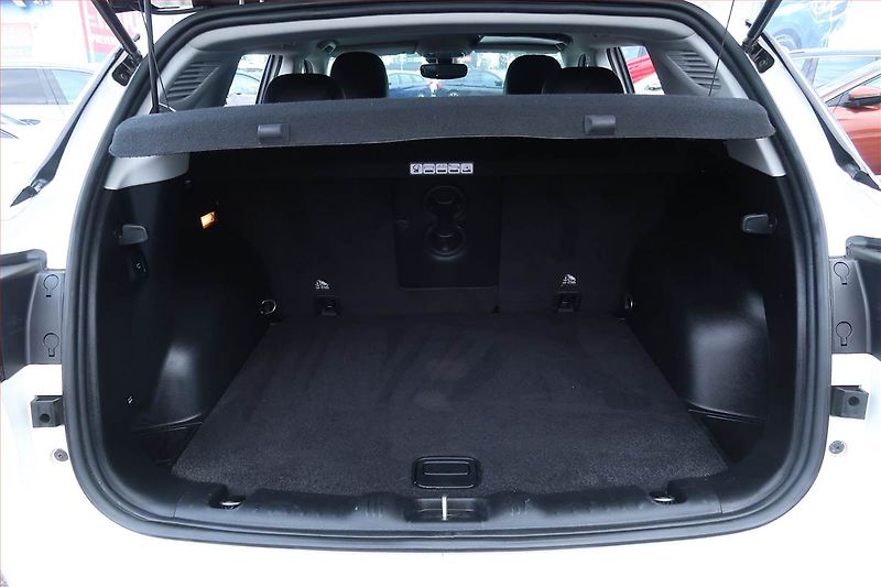 Jeep Compass (2020) 1.4 MultiAir, 4X4, Automat - fotka 14 z 24