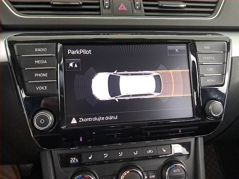 Škoda Superb (2016) 2.0 TDI, Automat, Serv.kniha - fotka 17 z 22