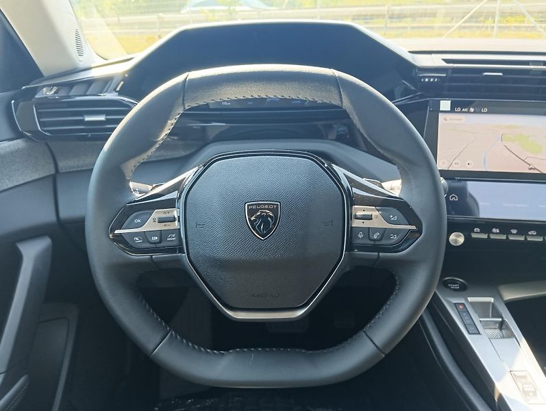 Peugeot 308 (2026) SW ALLURE Hybrid 145 e-DCS6 - fotka 13 z 24