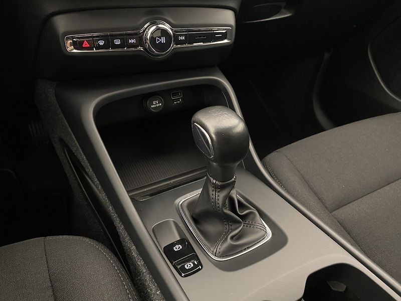 Volvo XC40 T2 KINETIC CZ - fotka 27 z 41