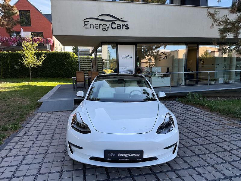Tesla Model 3 Performance - fotka 2 z 39