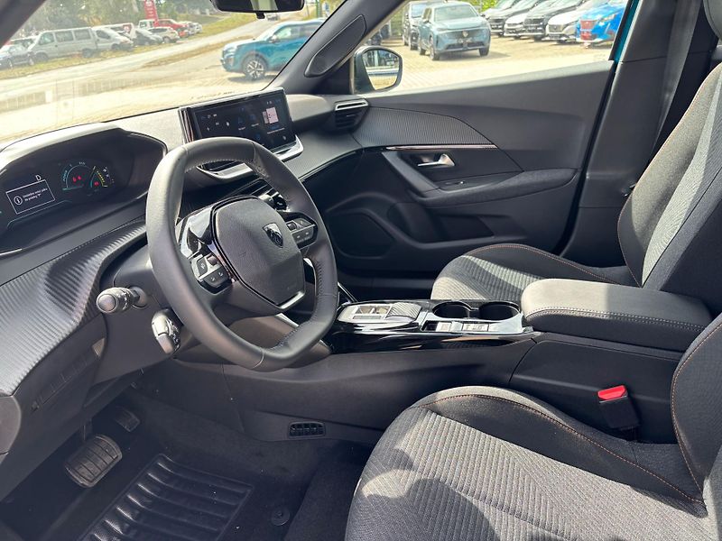 Peugeot 2008 (2026) BUSINESS Elektromotor 115 kW  - fotka 11 z 22