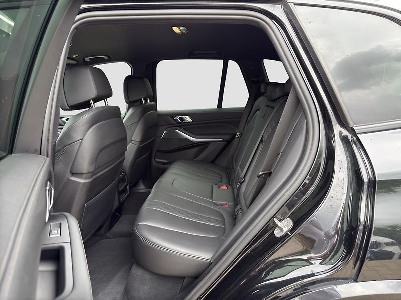 BMW X5 xDrive30d - fotka 15 z 22