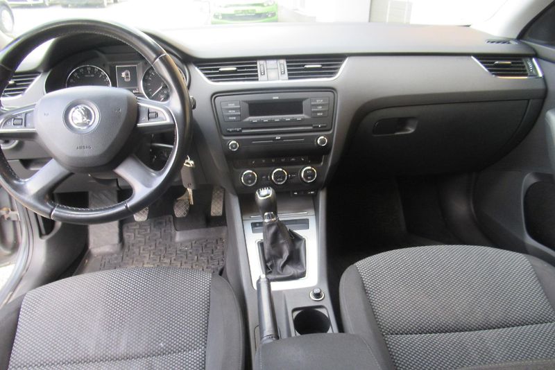 Škoda Octavia 1.6 TDi AUT.KLIMA ODPOČET DPH  - fotka 8 z 17