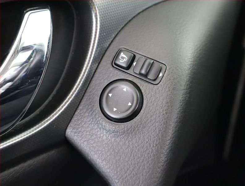 Nissan Qashqai (2018) 1.6 dCi, Automat, Serv.kniha - fotka 16 z 22