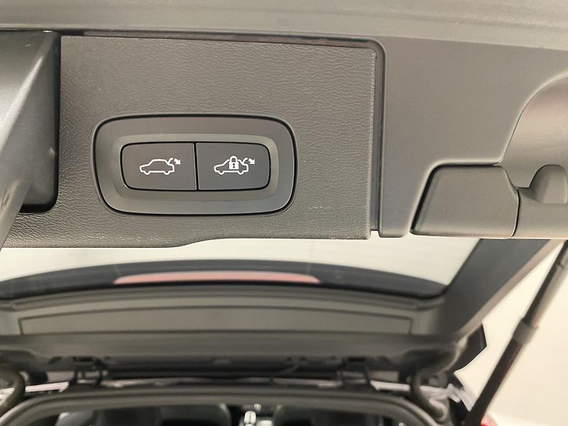 Volvo XC60 AWD POLESTAR AUT CZ 1.maj - fotka 36 z 65
