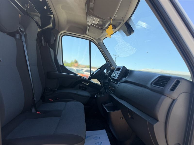 Renault Master 2,3 DCI MAXI L3H3 100kW DPH - fotka 28 z 32
