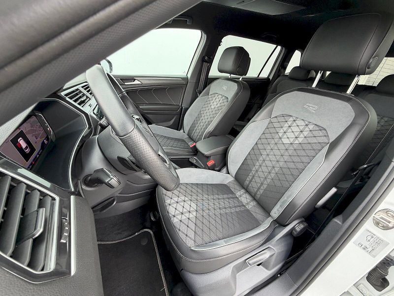 Volkswagen Tiguan Allspace (2024) 2.0 TSI 140kW R-LINE 4MOTION - fotka 6 z 35