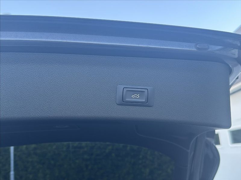 Audi A4 3,0 TDI 204PS  Ambiente A/T - fotka 41 z 49