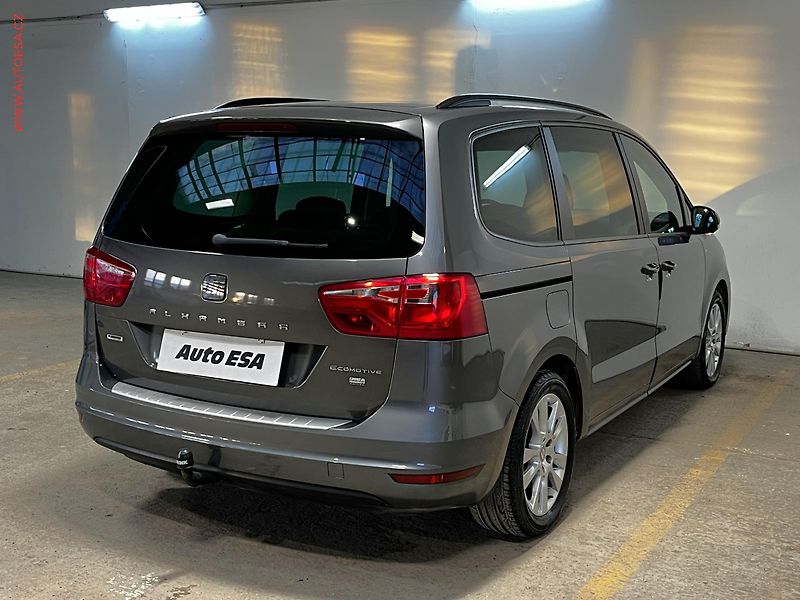 Seat Alhambra (2012) 2.0 TDi, DSG, panor, navi, TZ - fotka 4 z 16