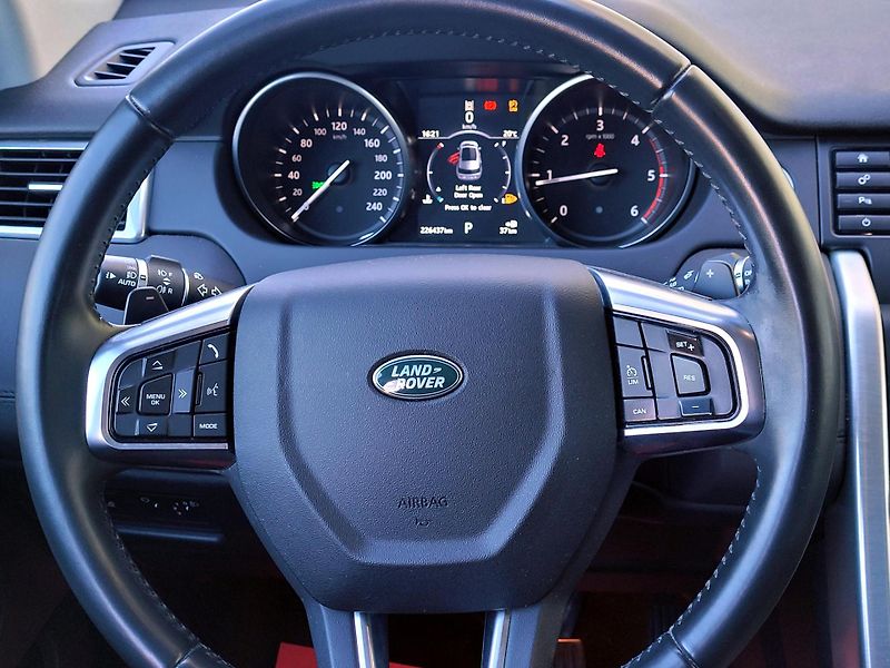 Land Rover Discovery Sport 2,0 TD4 4wd,DPH,SERVIS - fotka 39 z 48