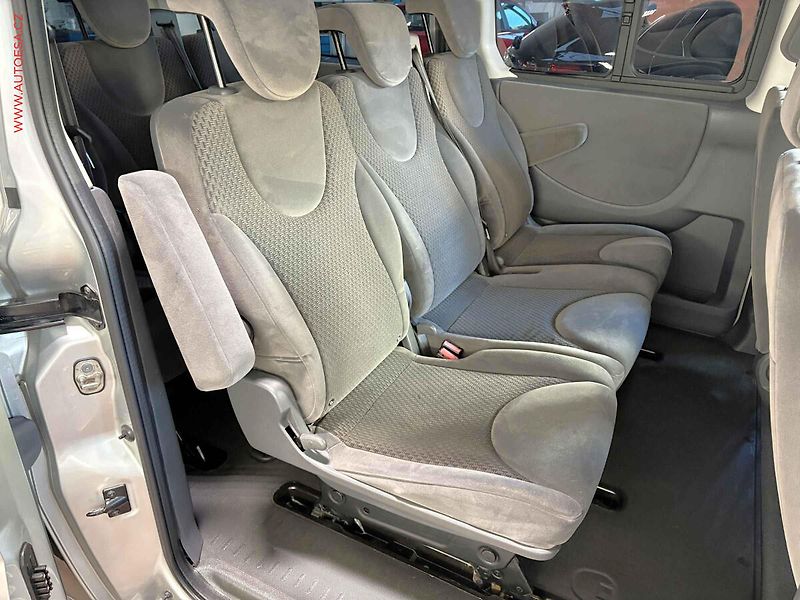Fiat Scudo (2015) 2.0MJT L2 8míst, 1.maj, AC - fotka 10 z 15