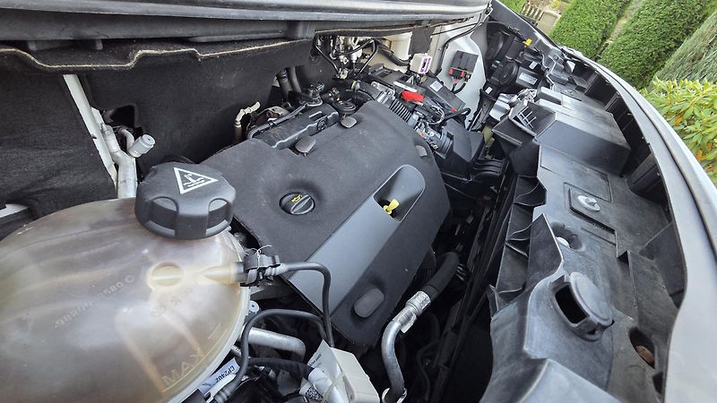 Toyota ProAce Verso (2020) 2.0D-4D 130 kW 6 míst, DPH VIP - fotka 14 z 29