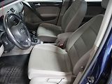 Volkswagen Golf (2011) 1.6TDi, Navi, AC - náhled 9