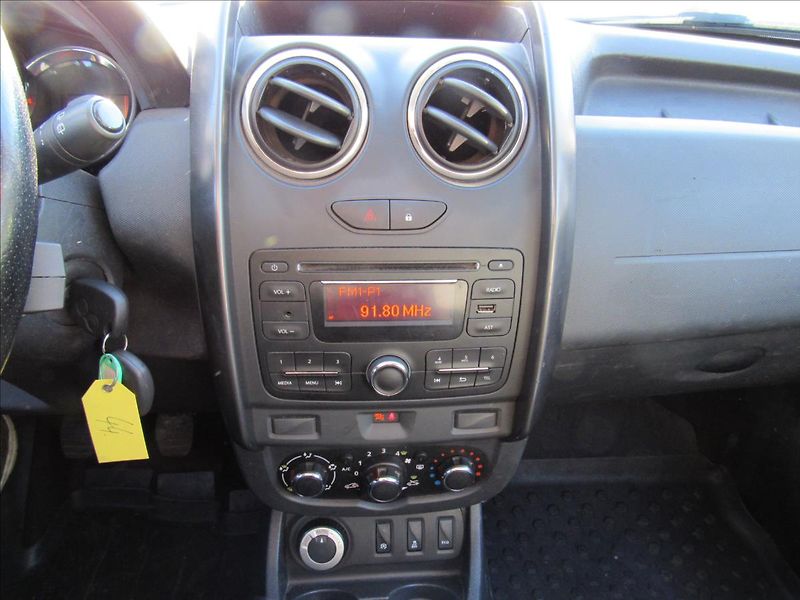 Dacia Duster 1,6 i 84kW 4x4 - fotka 15 z 25