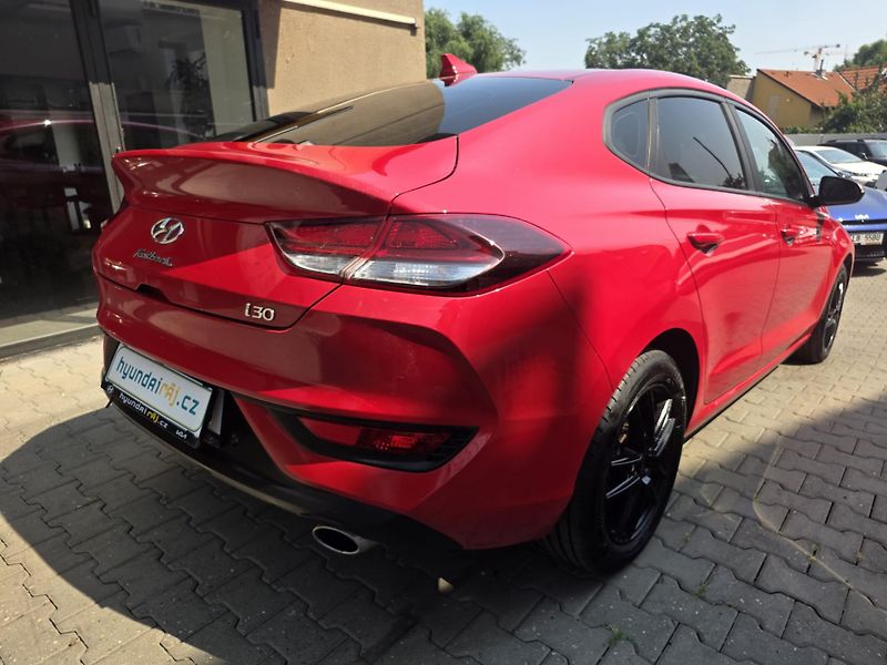 Hyundai i30 1.0-1.MAJITEL-AUTOMAT-KAMERA - fotka 7 z 20