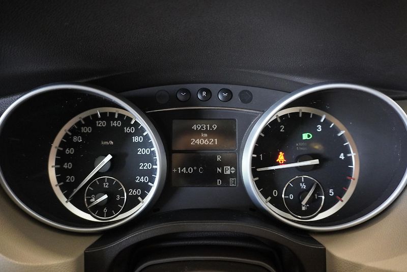 Mercedes-Benz Třídy R (2010) R350 CDi 4x4 7 MÍST FACELIFT - fotka 25 z 28