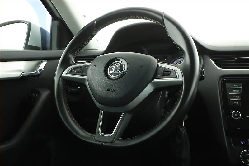 Škoda Octavia (2015) Edition 2.0 TDI, Automat, Navi - fotka 18 z 20