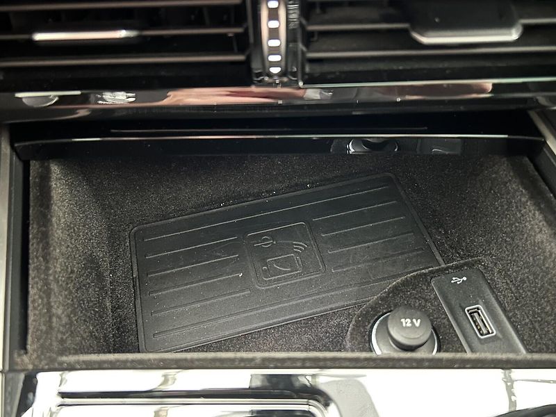 Volkswagen Touareg 3.0 TDI 4x4 R-Line - fotka 21 z 31