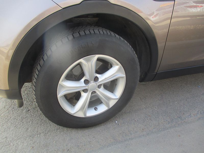 Land Rover Discovery Sport 2.0 TD4 110kW 4x4 koupeno CZ - fotka 17 z 42