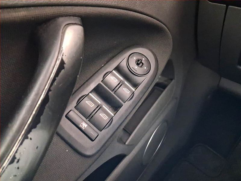 Ford C-MAX (2008) 1.8, po STK, Tažné, Klima - fotka 18 z 19