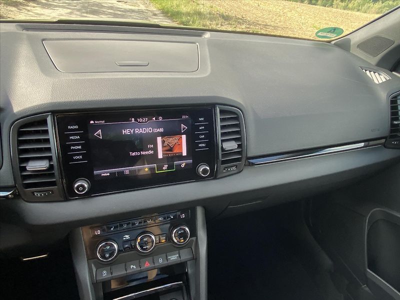 Škoda Karoq 2,0 TDI DSG Sportline 4x4 DPH - fotka 23 z 37