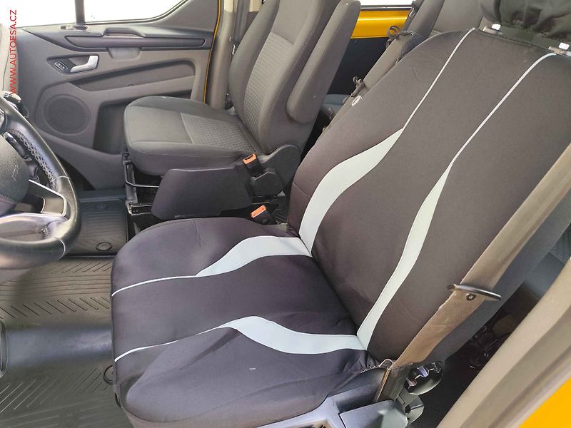 Ford Transit Custom (2020) 2.0TDCi L2H1 5míst, AC - fotka 8 z 23