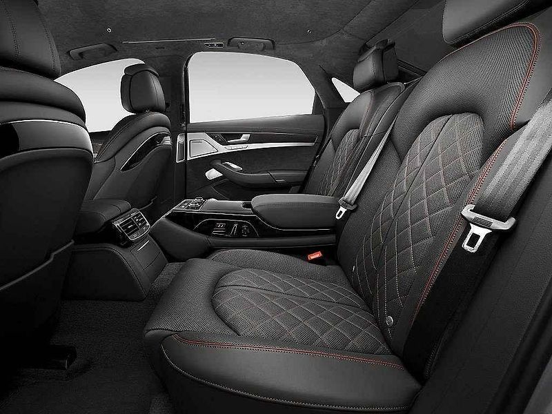 Audi S8 plus.