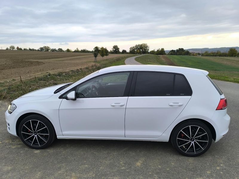 Volkswagen Golf (2016) VW Golf VII - fotka 2 z 13