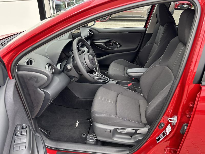 Toyota Yaris (2026) Style 1,5 HEV AT - fotka 7 z 14