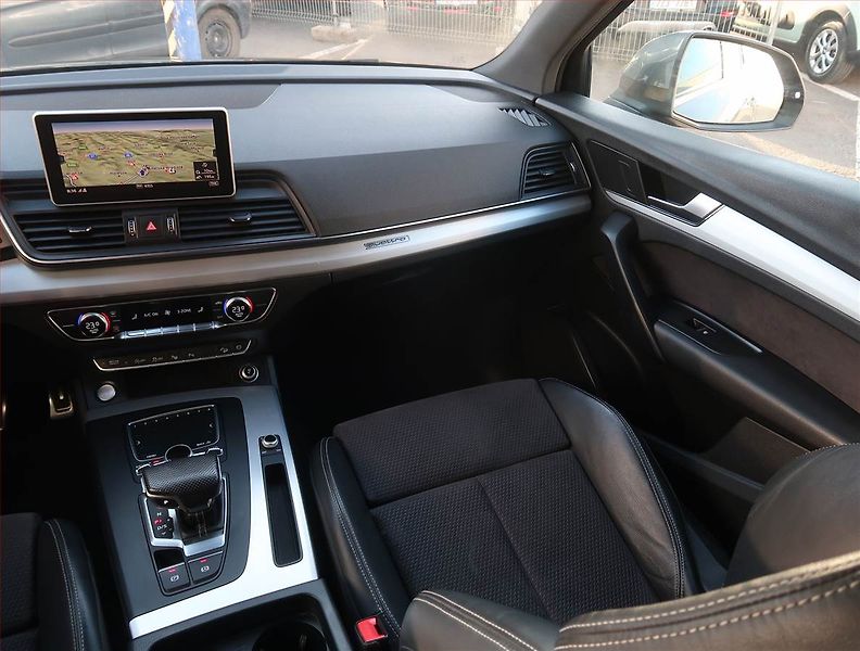 Audi Q5 (2018) S line 3.0 TDI - fotka 8 z 23