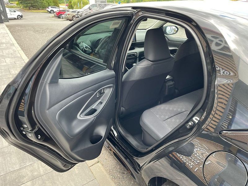 Toyota Yaris 1.5 HEV 116 Style - fotka 9 z 28