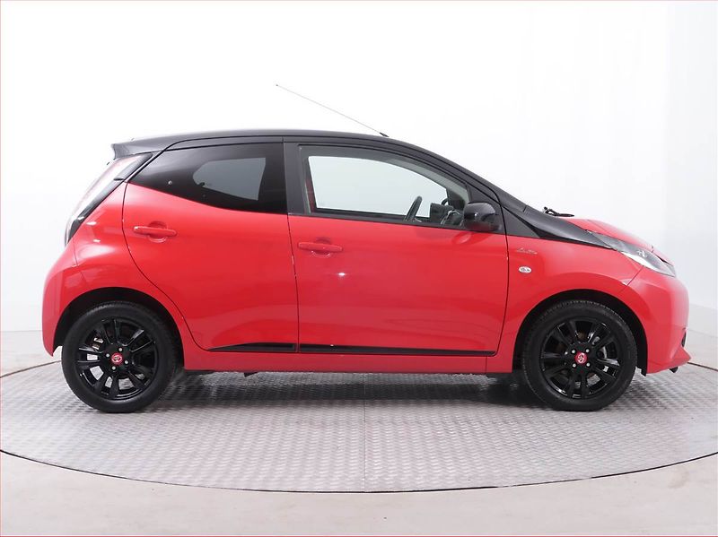 Toyota Aygo (2018) 1.0 VVT-i, Serv.kniha - fotka 6 z 18