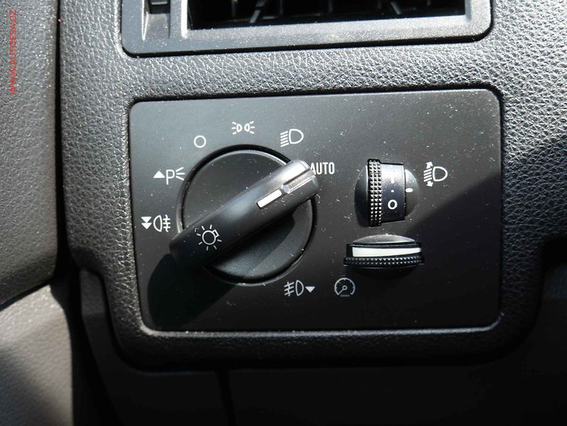 Ford Kuga (2012) 2.0TDCi 4x4, Výhřev sed. - fotka 17 z 18
