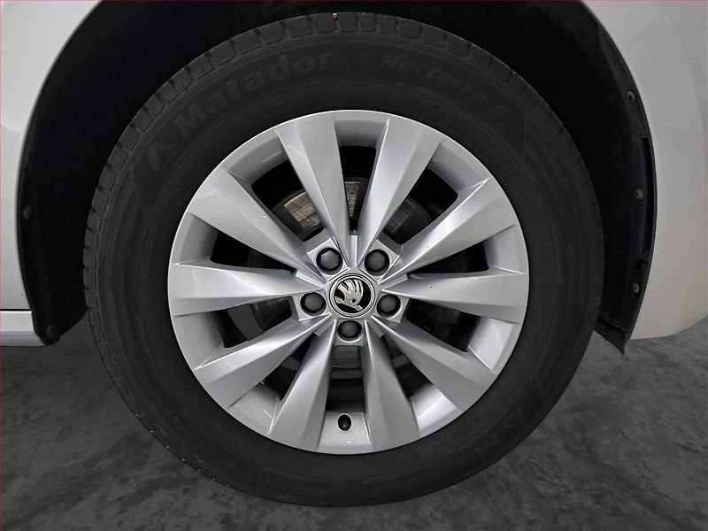 Škoda Kamiq (2020) Ambition Plus 1.5 TSI - fotka 14 z 16