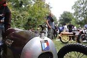 Na akci Jízda do vrchu a výstava historických vozidel se představilo na tři sta automobilů a motocyklů.