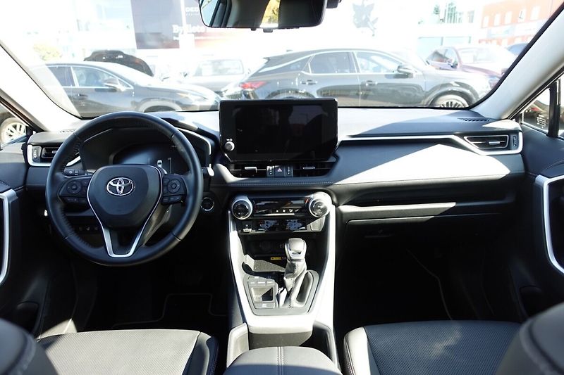 Toyota RAV4 2,5 HEV Executive FWD - fotka 19 z 35