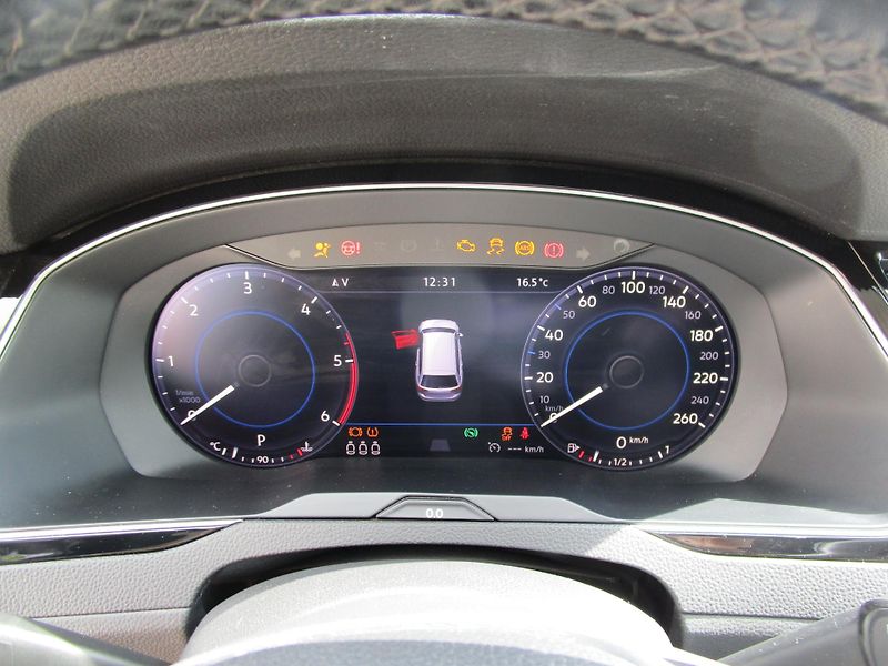 Volkswagen Passat 1,6TDI-88KW-DSG+ZÁVĚS - fotka 11 z 17