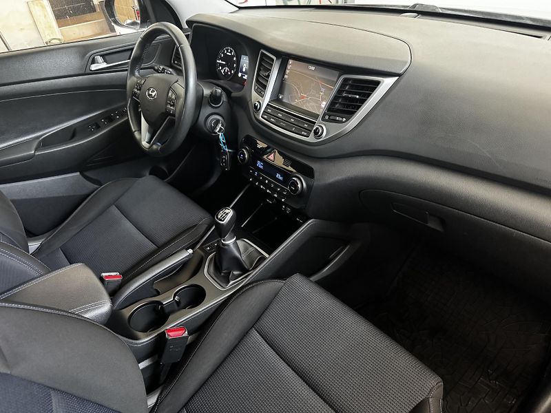 Hyundai Tucson (2018) 1.6 T-GDI 4x4 Trikolor - fotka 20 z 23