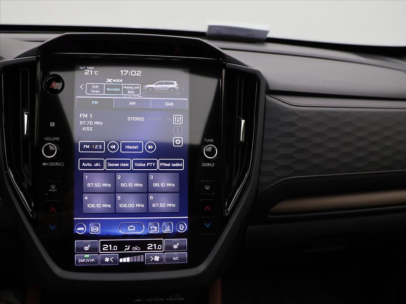 Subaru Forester 2,0 e-EyeSight 100kW CZ CVT - fotka 24 z 35