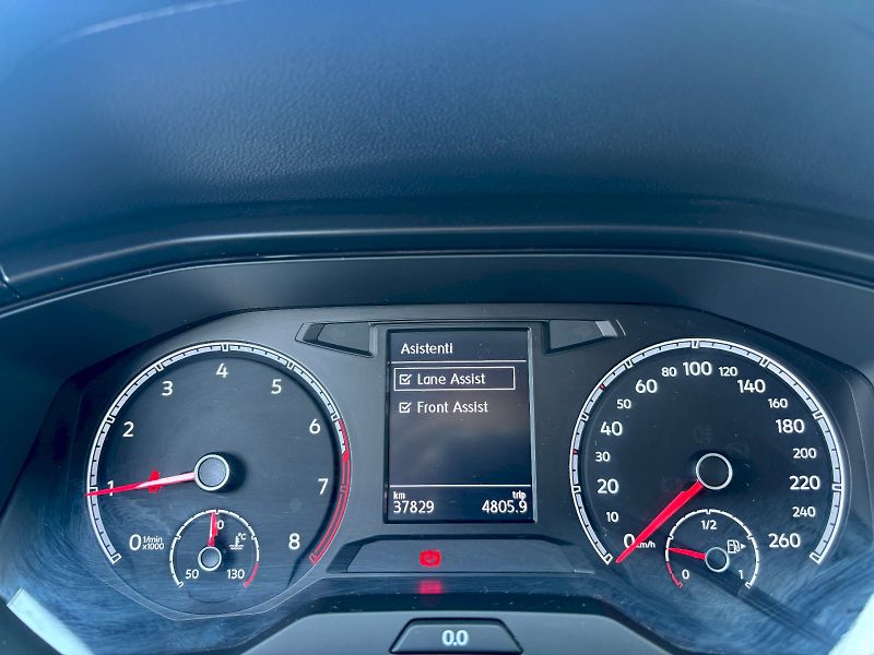 Volkswagen T-Roc (2022) 1.0 TSI 81kW - fotka 13 z 35