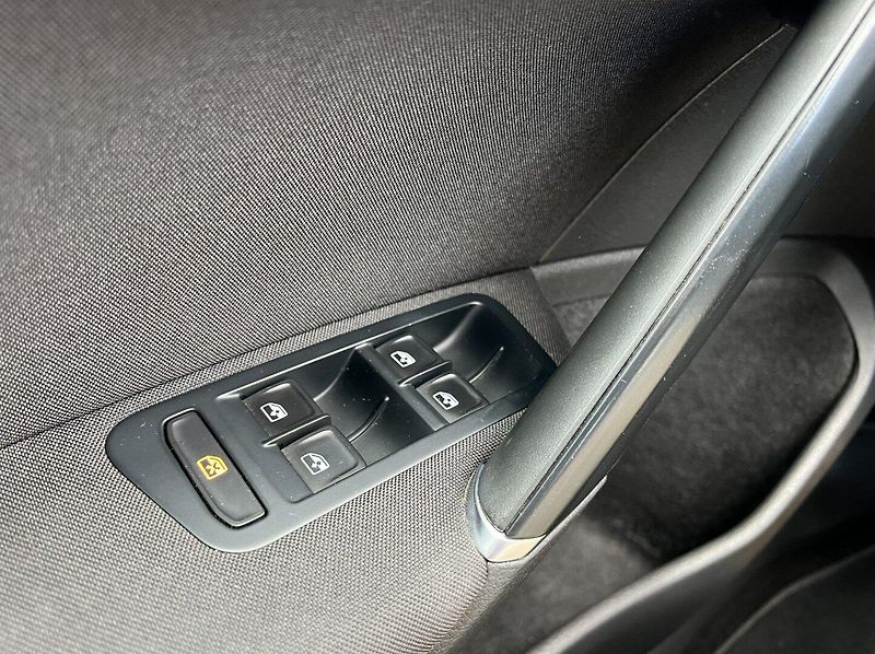 Volkswagen Golf (2015) VII 2.0TDi 110kW! Xenony! - fotka 22 z 29