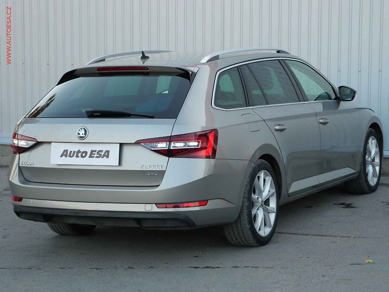 Škoda Superb (2018) 2.0 TDi 4x4, 2.maj,ČR, Style - fotka 4 z 31