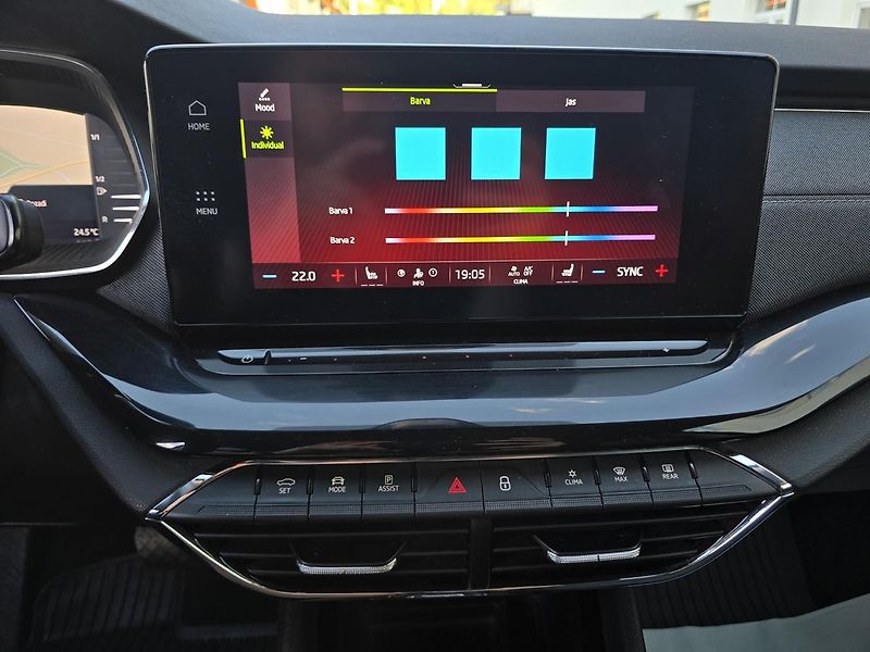 Škoda Octavia 110kW DSG STYLE + NAVI - fotka 20 z 24